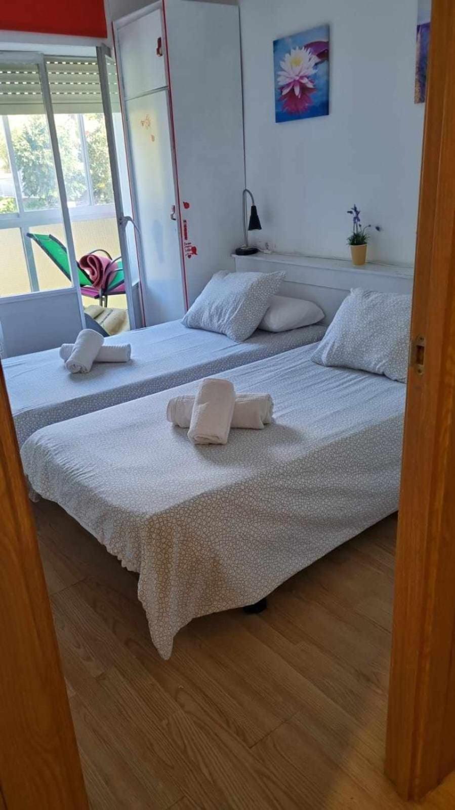 Piso Rio Nervion 15 Minutos Bilbao Apartment Ugao-Miraballes Bagian luar foto
