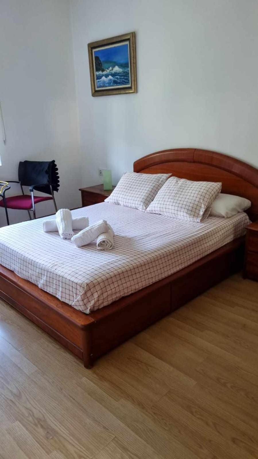 Piso Rio Nervion 15 Minutos Bilbao Apartment Ugao-Miraballes Bagian luar foto