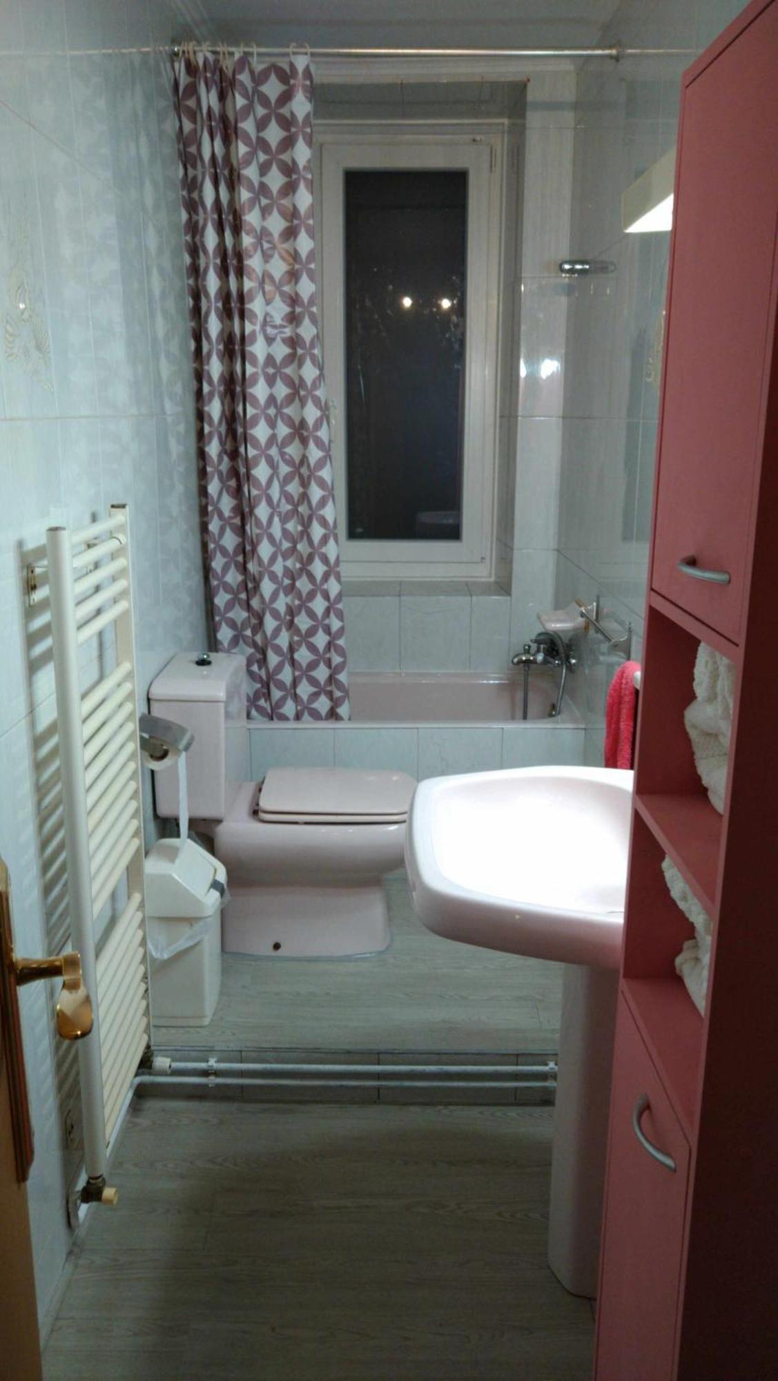 Piso Rio Nervion 15 Minutos Bilbao Apartment Ugao-Miraballes Bagian luar foto