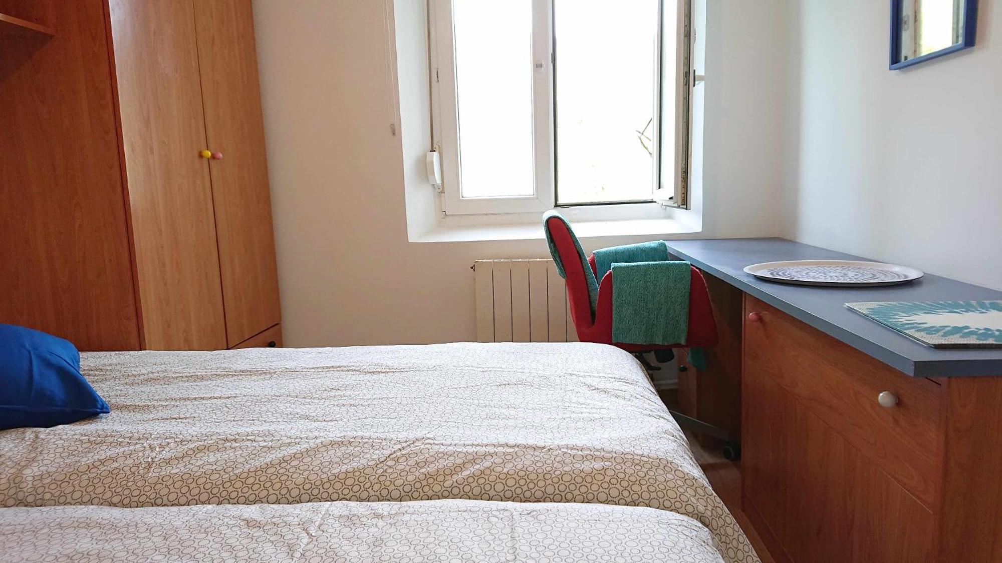 Piso Rio Nervion 15 Minutos Bilbao Apartment Ugao-Miraballes Bagian luar foto