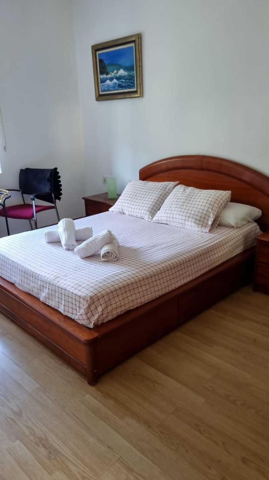 Piso Rio Nervion 15 Minutos Bilbao Apartment Ugao-Miraballes Bagian luar foto
