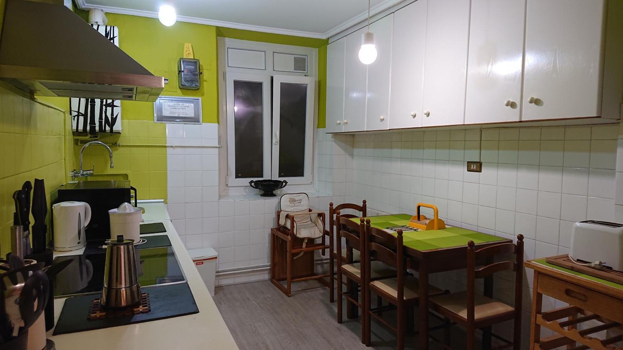 Piso Rio Nervion 15 Minutos Bilbao Apartment Ugao-Miraballes Bagian luar foto